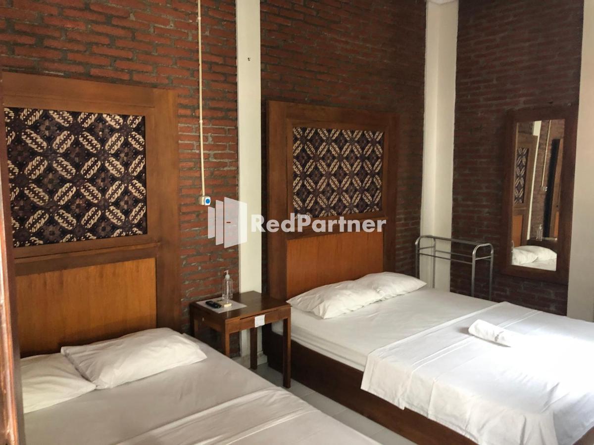 Rifka Annisa Guesthouse Syariah Redpartner Yogyakarta Exterior foto
